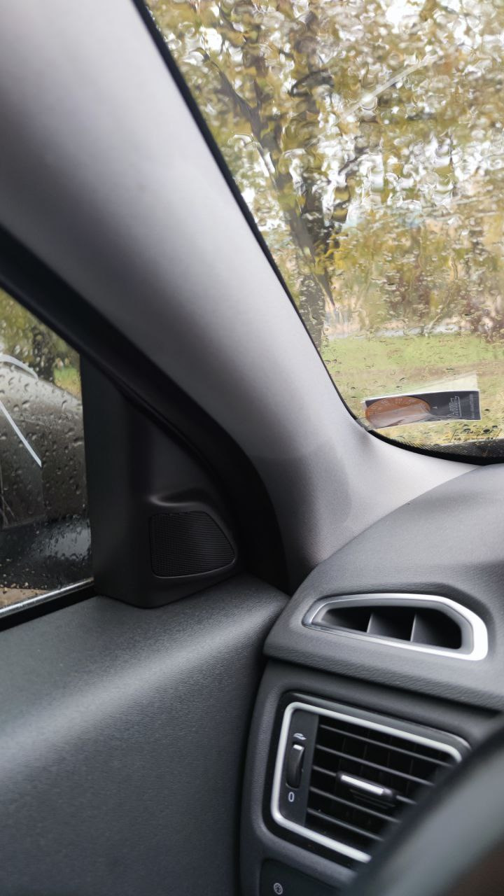 Потекло лобове скло Volvo XC70 2