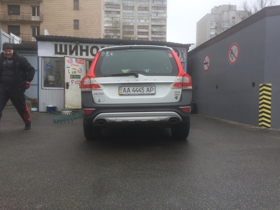 Встановив (бублики) гуму 235/65 R17 4