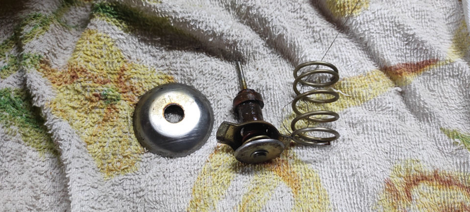 Не гріється... Заміна термостату 2