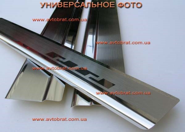 накладка на пороги ХС70 1