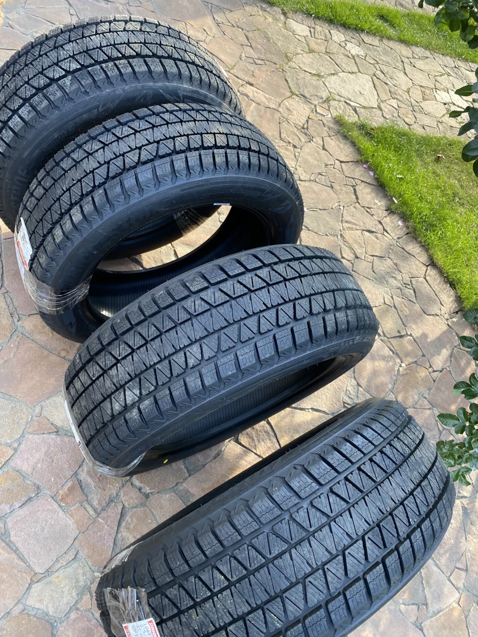 Зимова гума Bridgestone Blizzak DM V3 235/55 R19