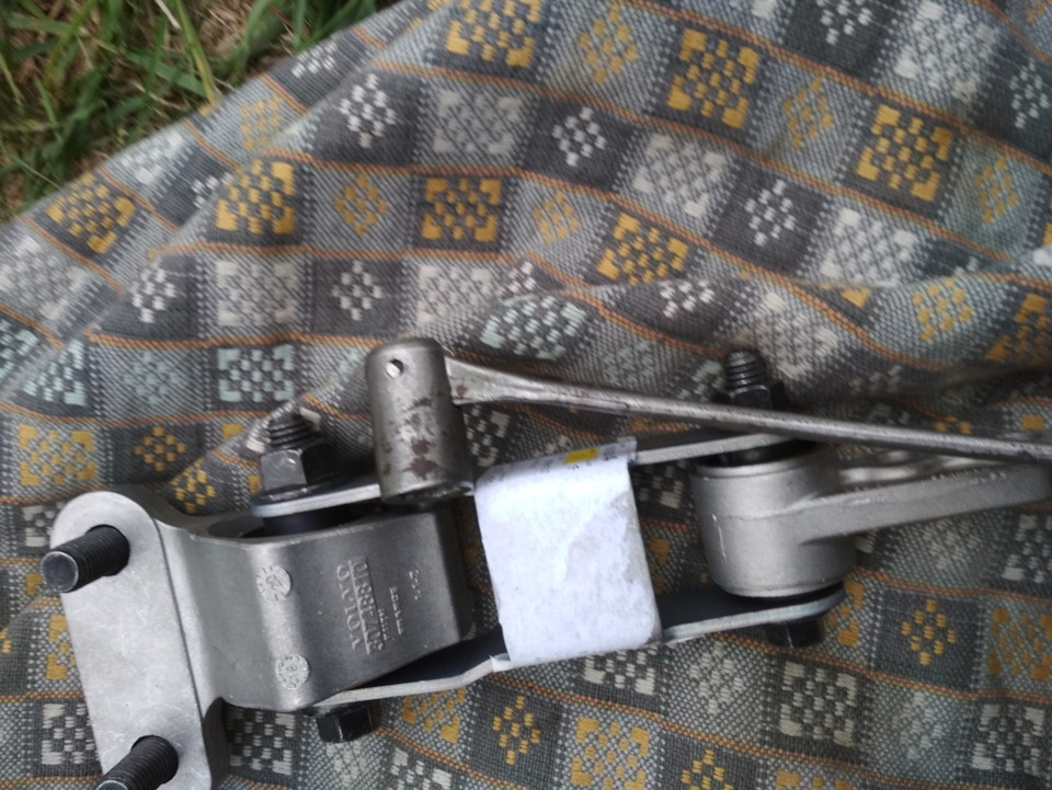 Заміна підвісу коробки та облом з верхньою подушкою 1