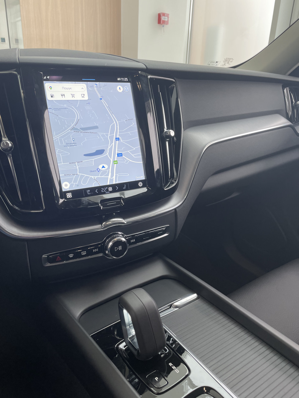 Побіжно глянув XC60 MY2022 4