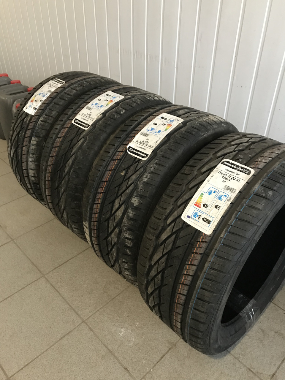 275-40-20 General Grabber GT 3