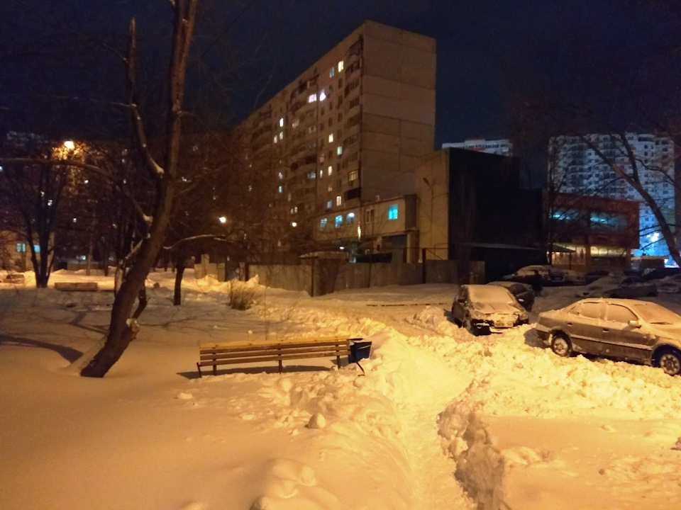 А сніг йде)))) на мою 1 березня сьогодні))) 2