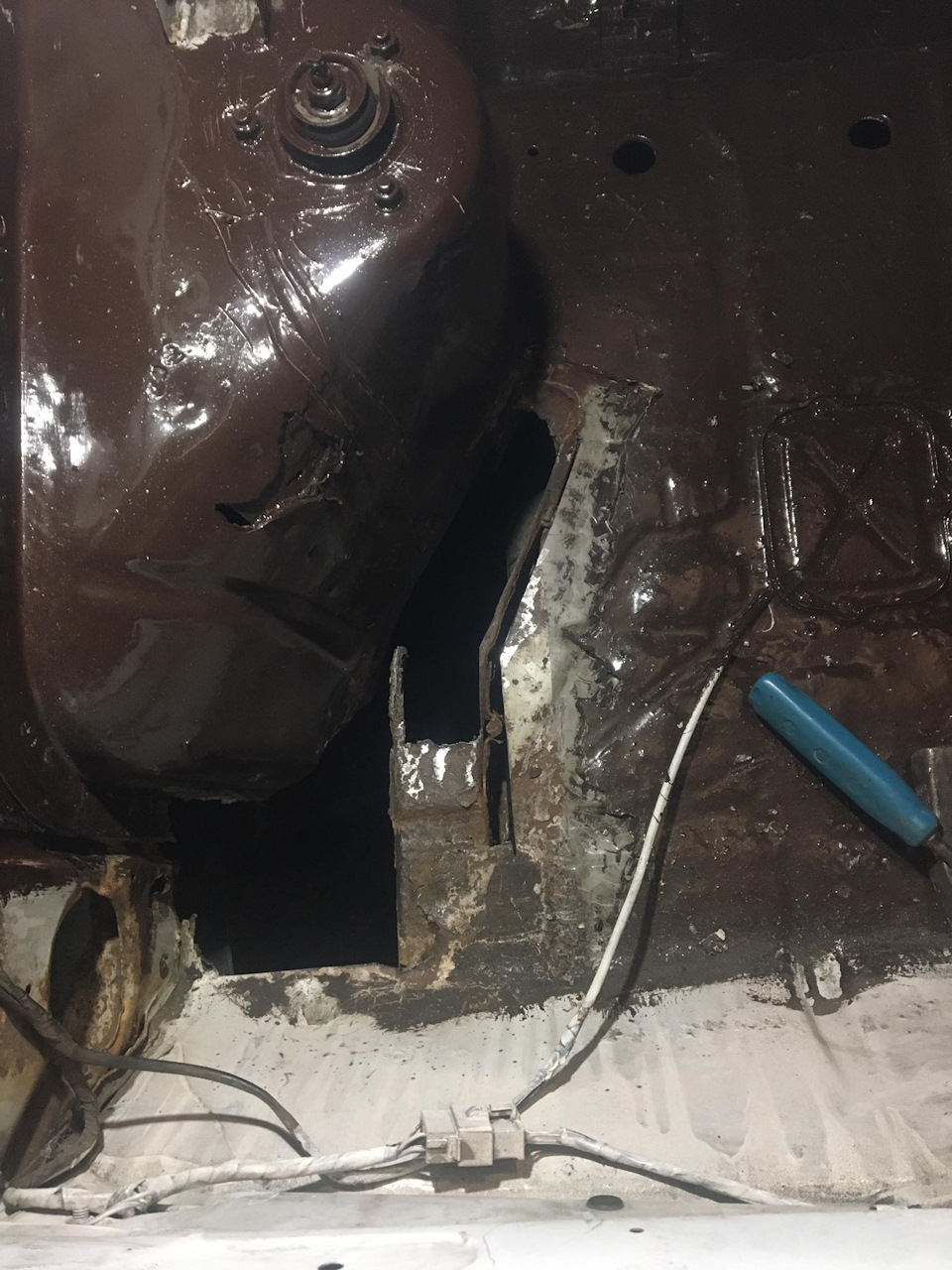Залатав дірки в підлозі 2