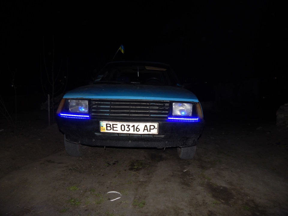 Синє підсвічування. 2