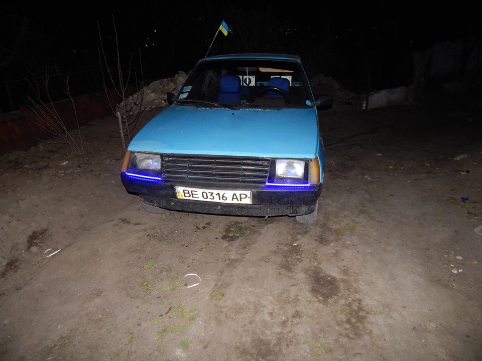 Синє підсвічування. 4
