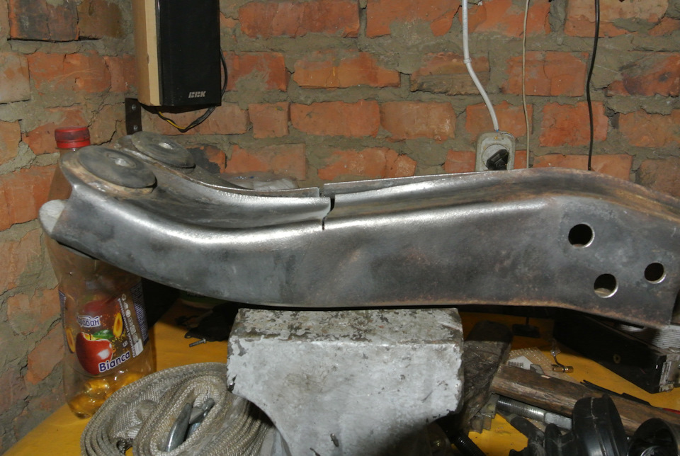 Важелі передні. 3