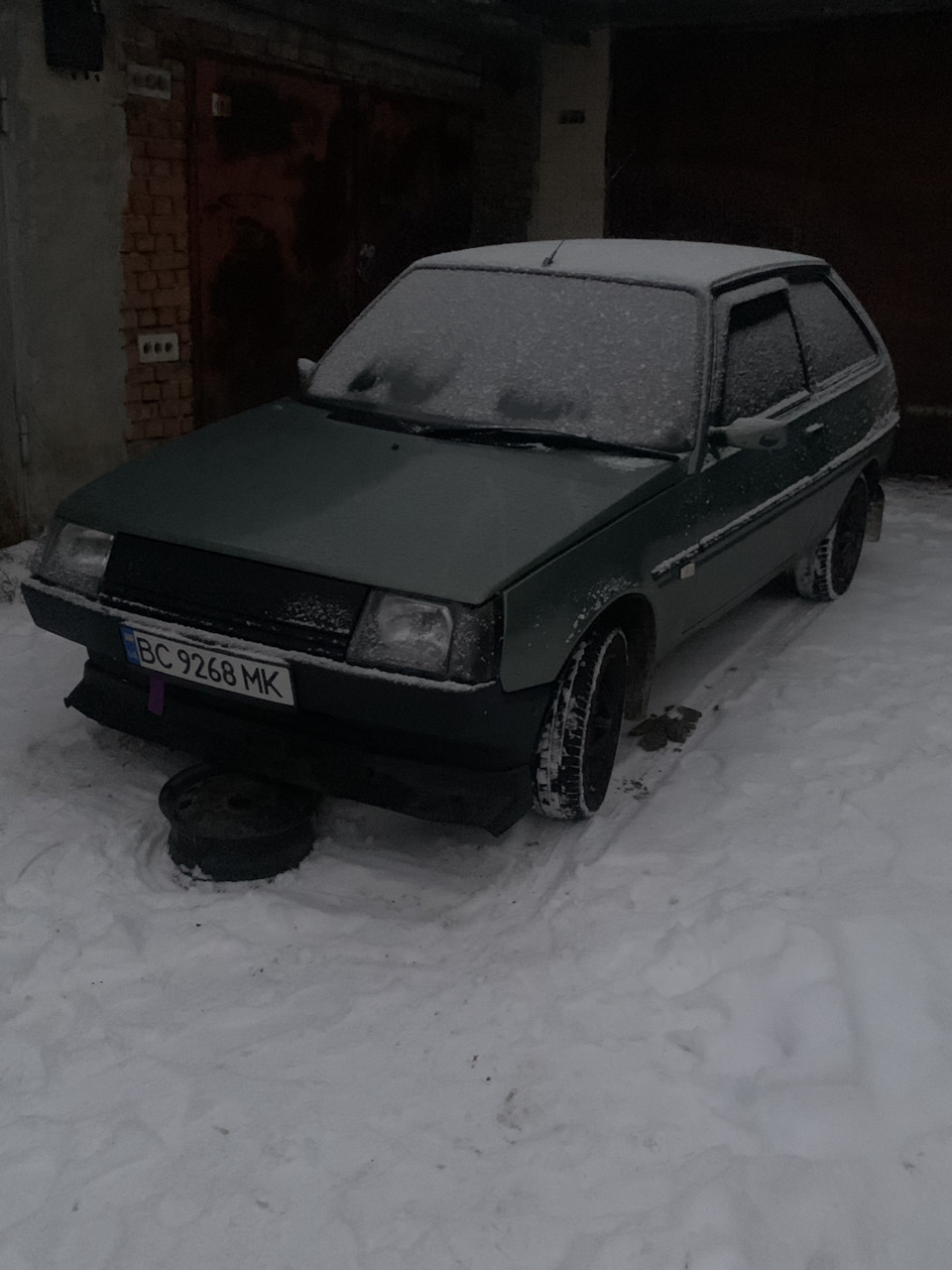 Чорні грати та губа. 4
