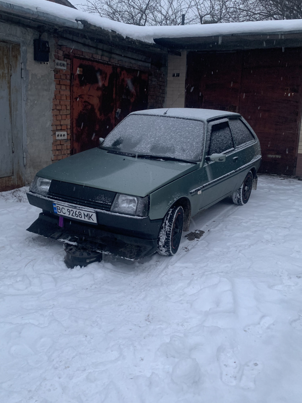 Чорні грати та губа. 3