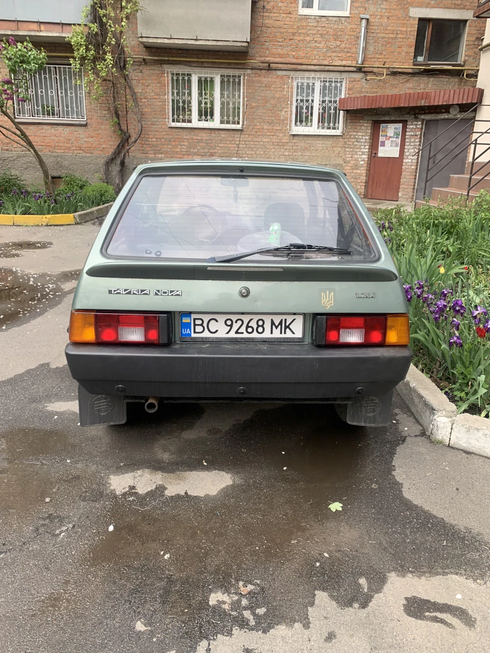 Зміна скла задніх ліхтарів.