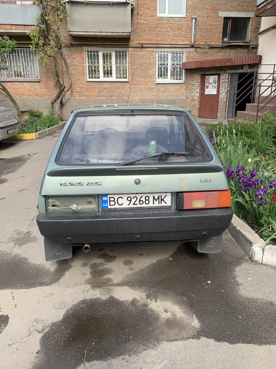 Зміна скла задніх ліхтарів. 3