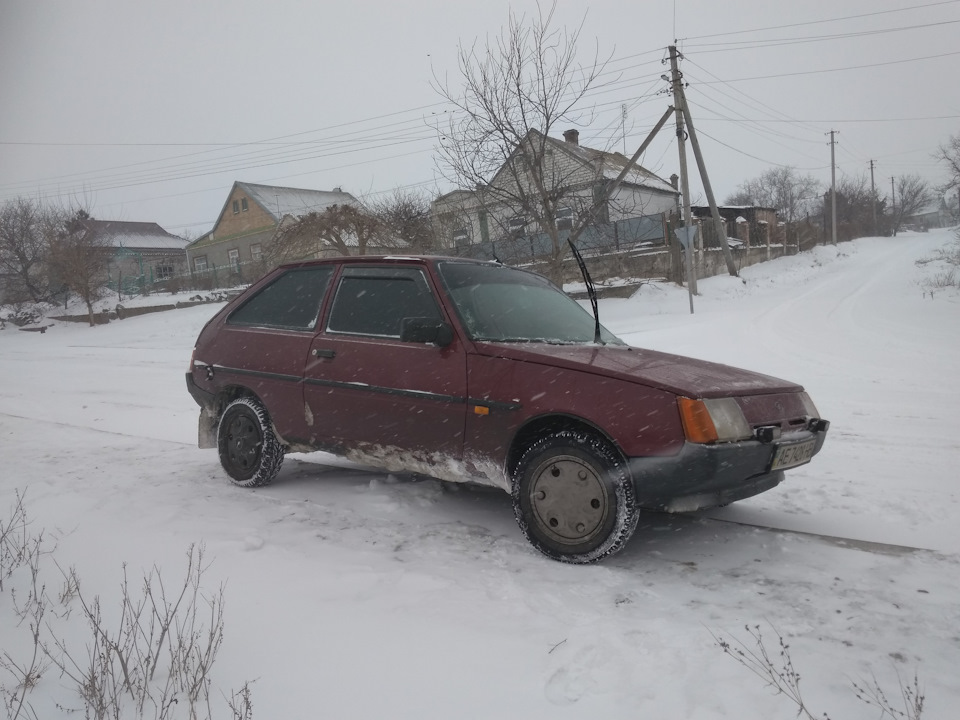 Поїхав покататися снігом. 2