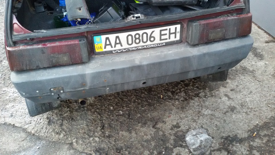 Бампер задній 1
