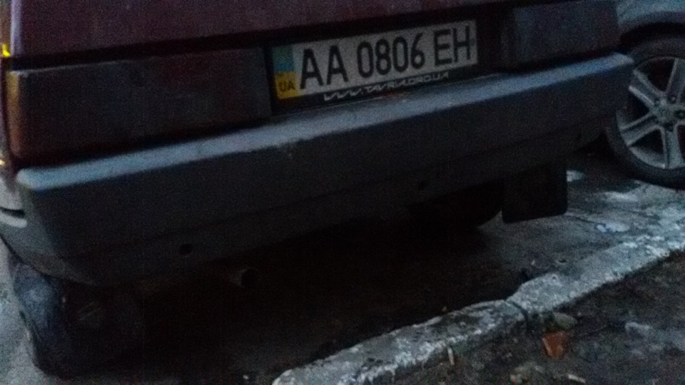 Бампер задній 3