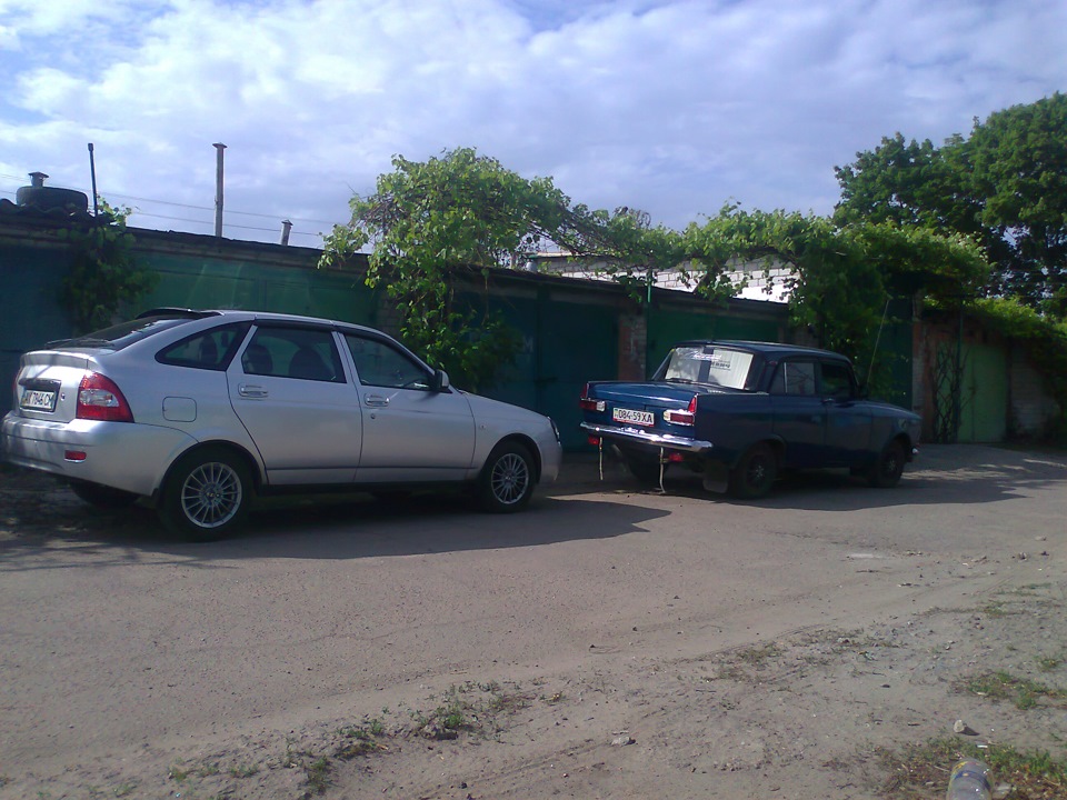 Два інші авто до яких немає доступу 4
