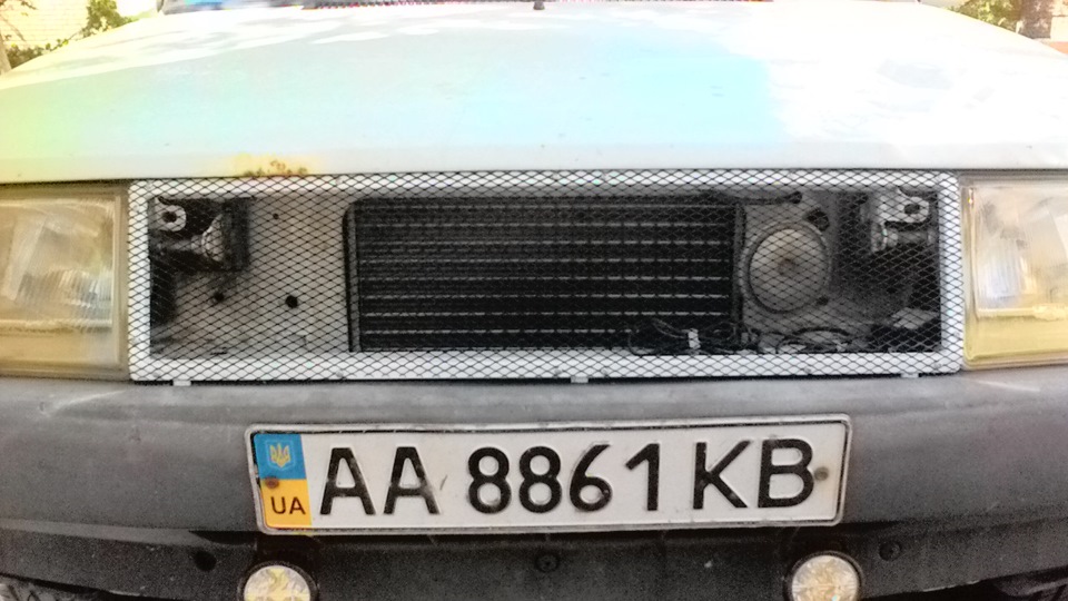 Гола решітка радіатора 2