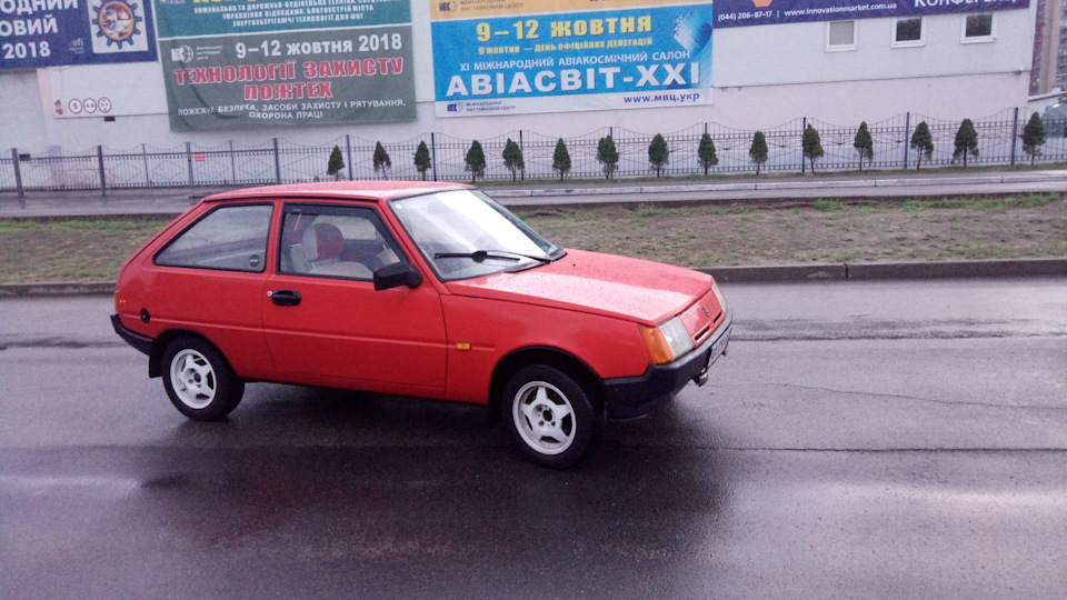 ПРОДАЄТЬСЯ машинка 1