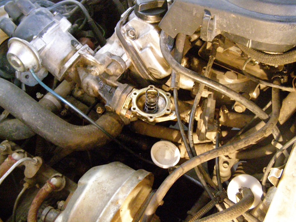This is бензонасос:) 5