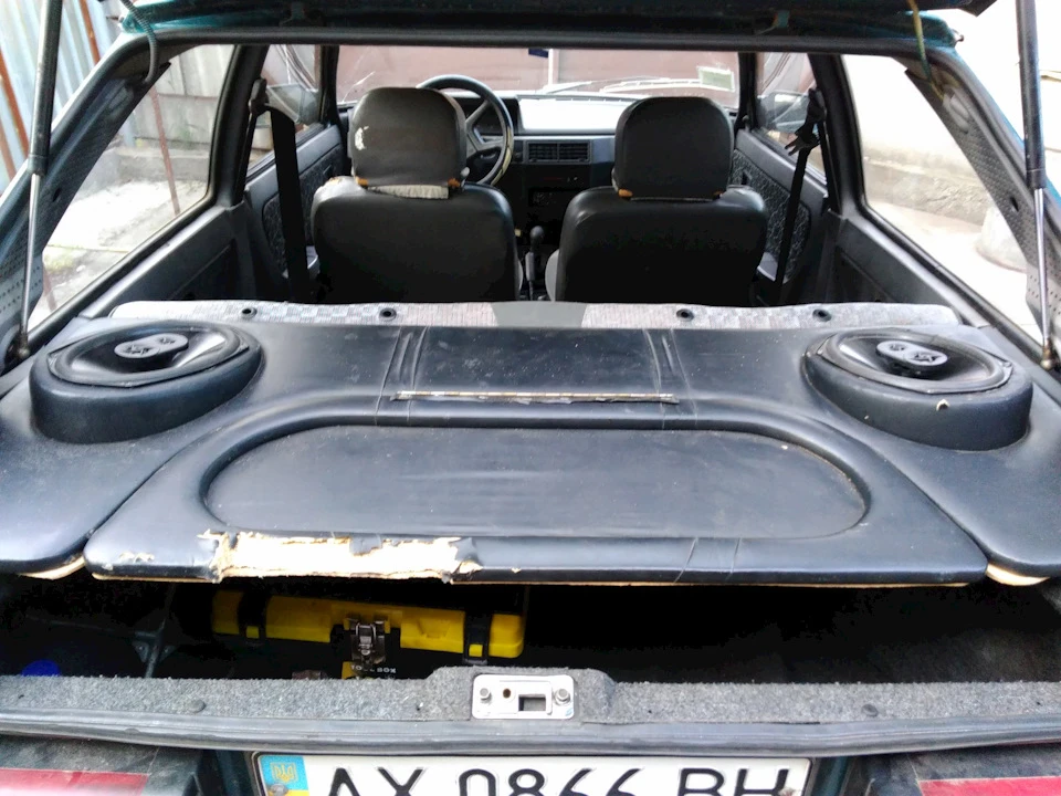 Полиця під динаміки 6x9