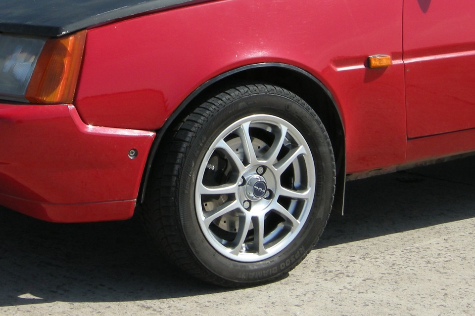 Диски Lancia вже на машині. 2