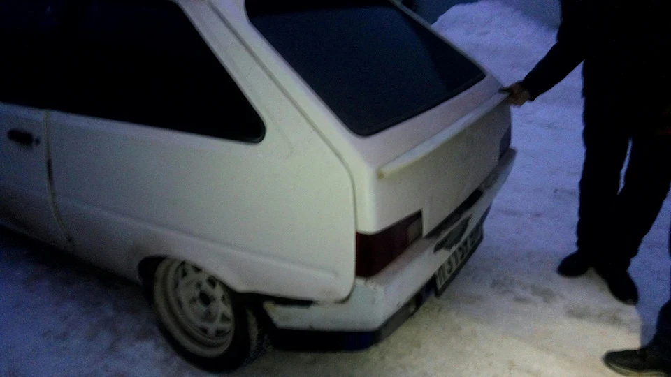 Прикладка спойлера від Peugeot 309