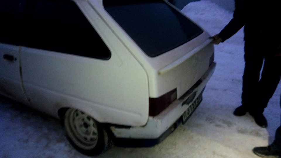Прикладка спойлера від Peugeot 309 1