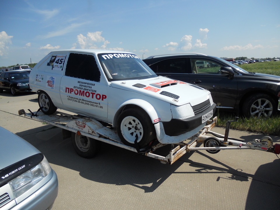 Дефки, тачки, літаки або поїздка на TUNINGFEST 4