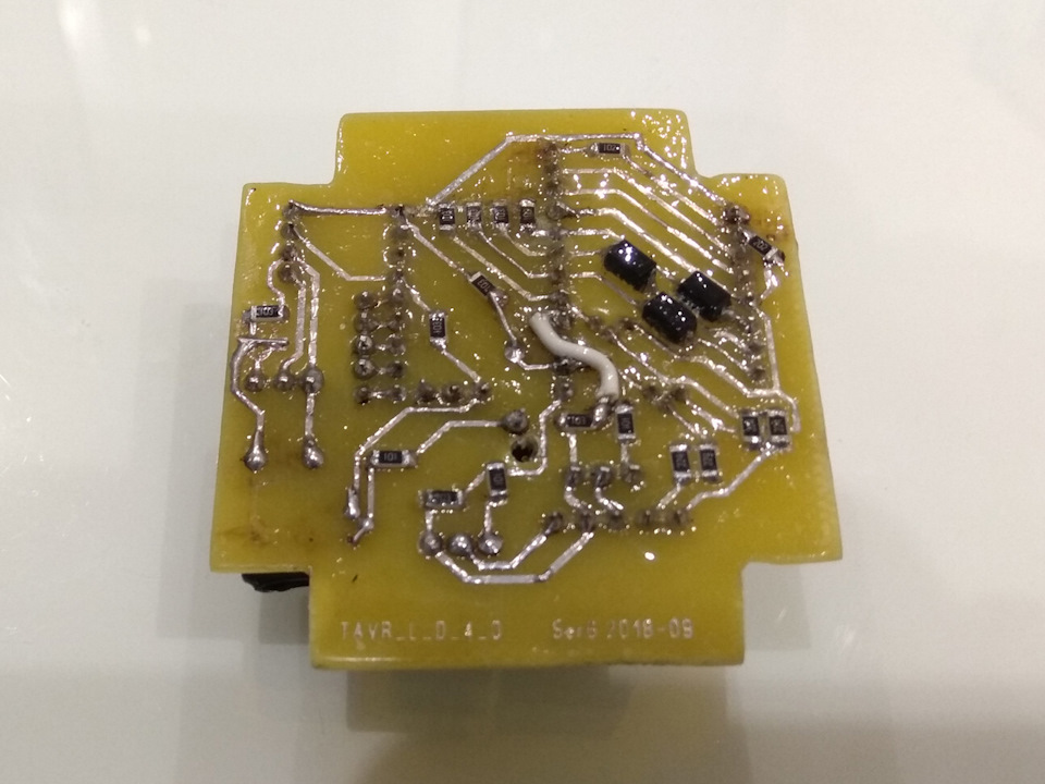 Ввічливе освітлення салону, ніг, а також багажника Arduino DIY 4