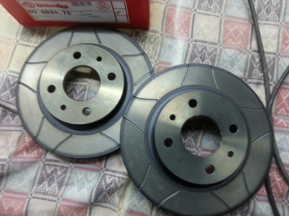 Нові гальма BREMBO MAX колодки FERODO RED 2