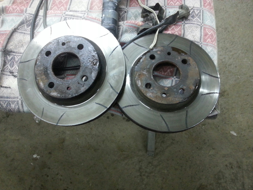 Нові гальма BREMBO MAX колодки FERODO RED 4