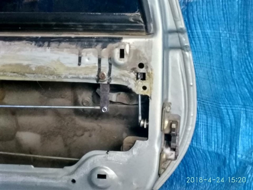 Ну ось і дійшли руки до задніх дверей! 4