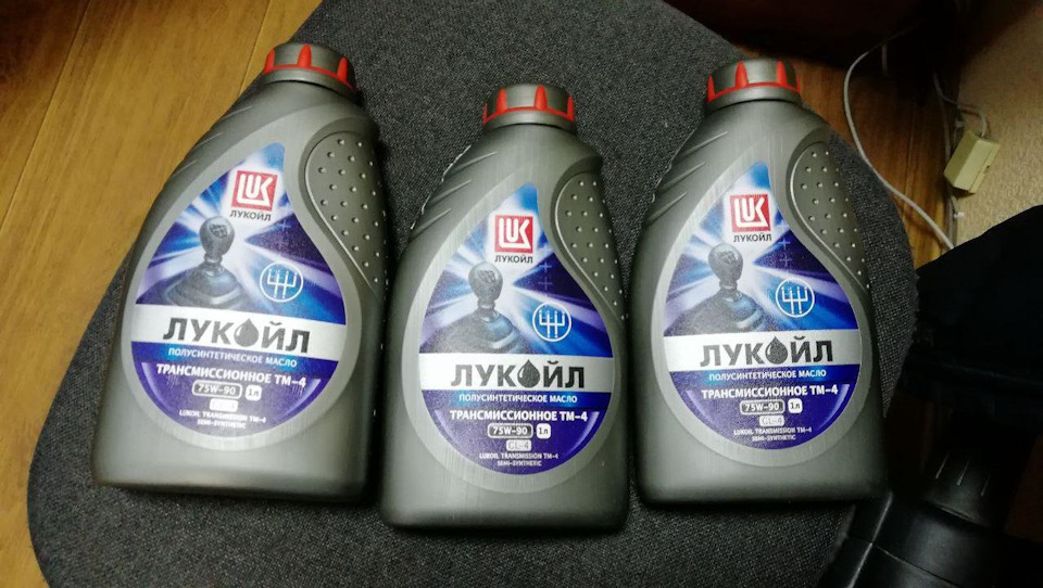 Заміна мастила, а саме проба продукції Лукойл 2
