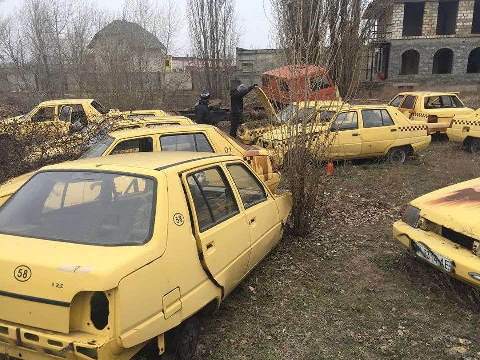 В Україні виявлено дуже незвичайний цвинтар ЗАЗ 3