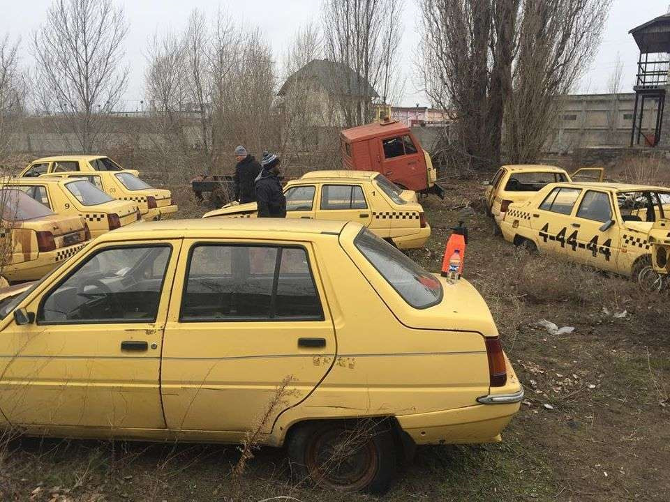 В Україні виявлено дуже незвичайний цвинтар ЗАЗ 1