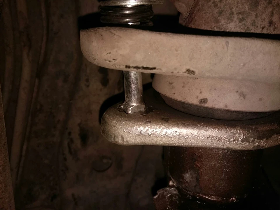 Хелп! Травлять вихлопні гази зі з'єднання