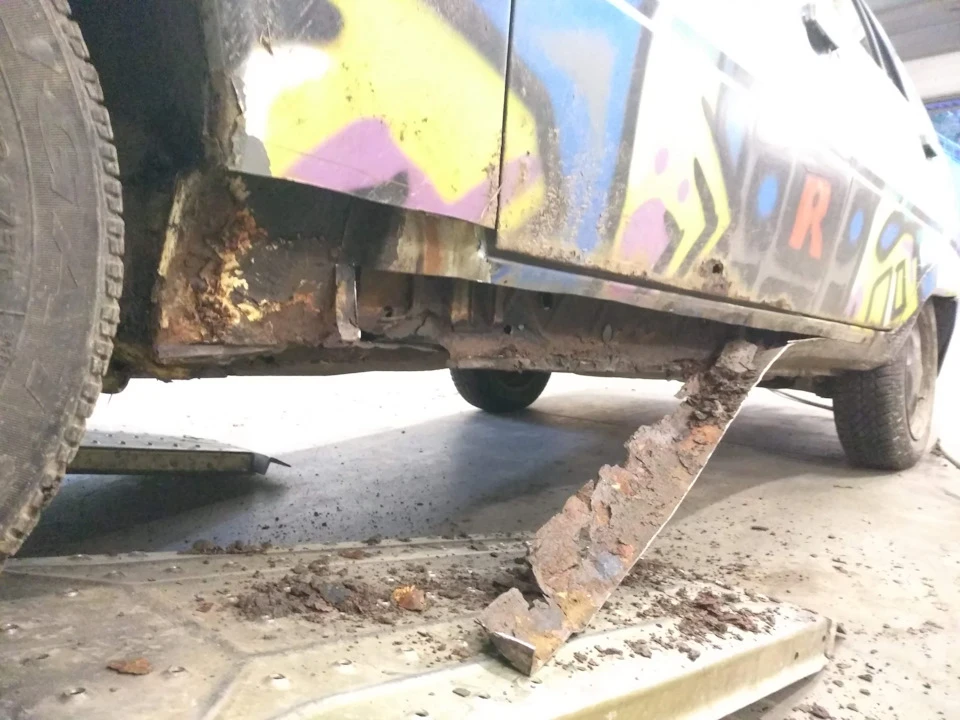 Період розпаду у ЗАЗика чи корозія проти зварювання. Частина 2, підсилювач порога лівий.