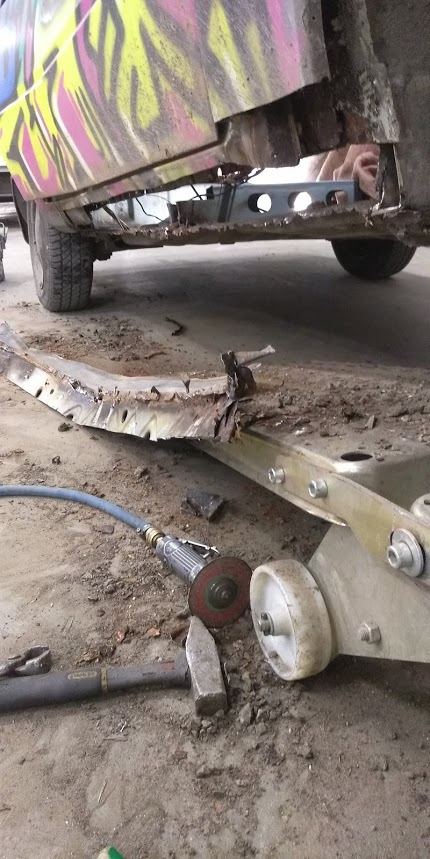 Період розпаду у ЗАЗика або корозія проти зварювання. Частина 4, дно завершення. 2