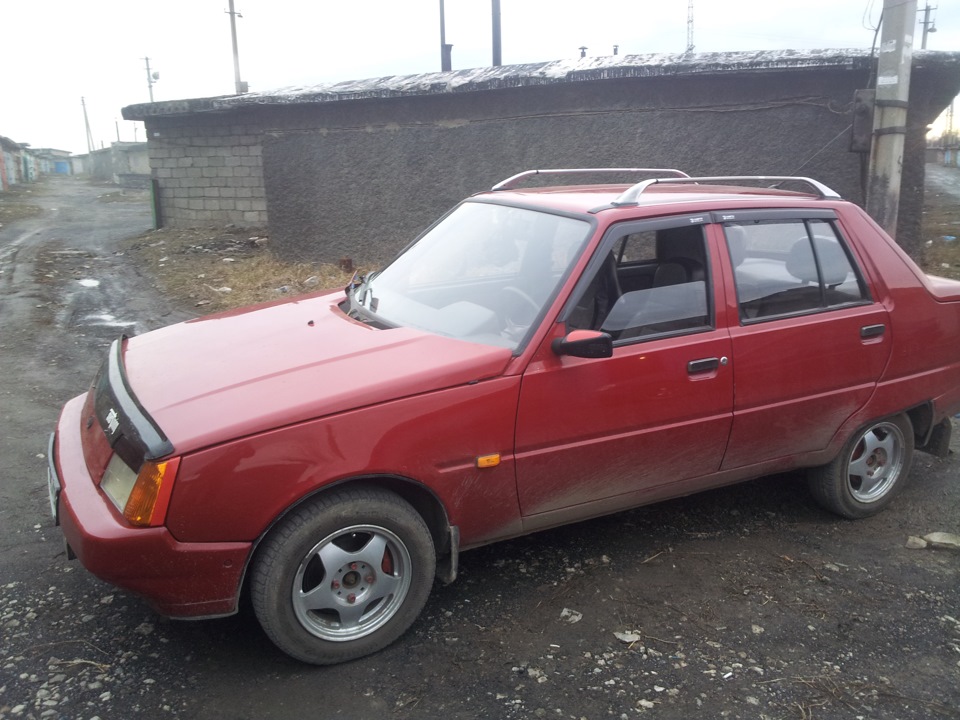 леєр AUDI 100 універсал 4