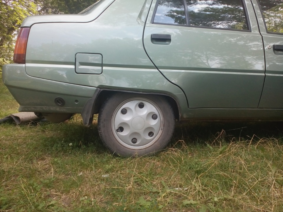 Підняв жопу авто… 1