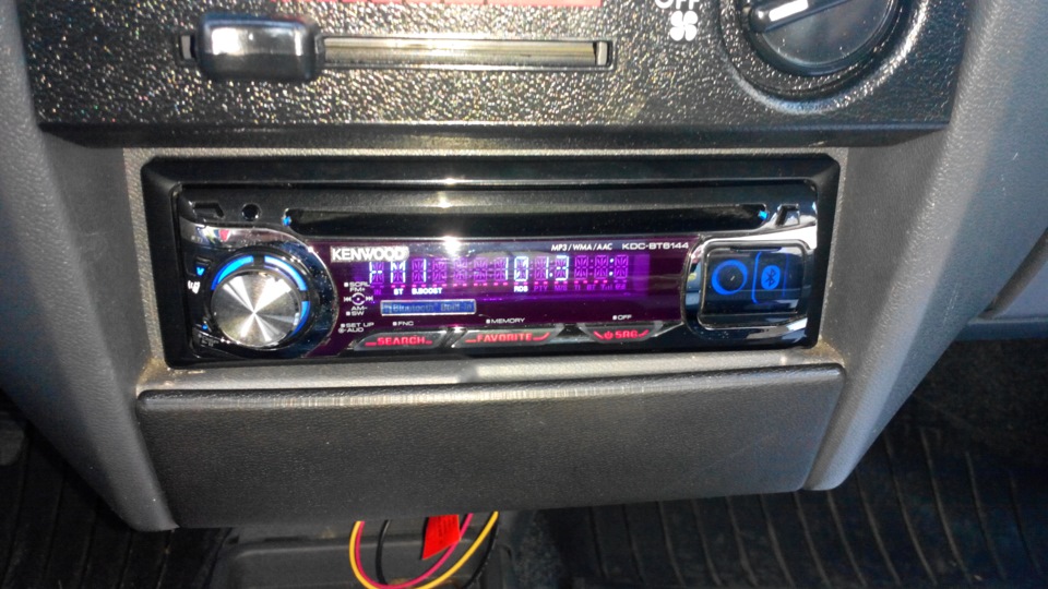 Kenwood KDC-BT6144 1