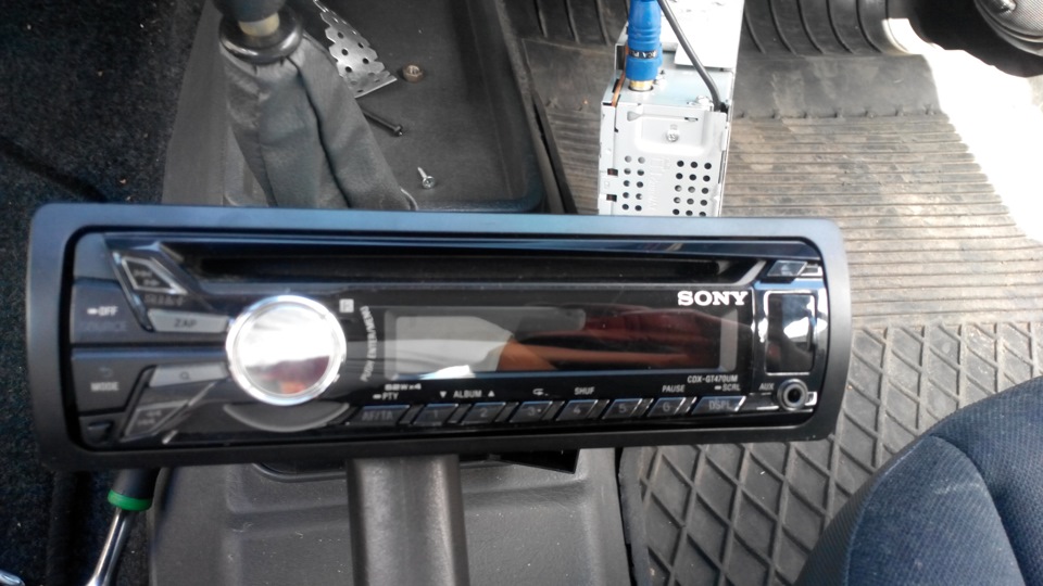 Перехід з Kenwood KDC-BT6144Y на Sony CDX-GT470UM 1