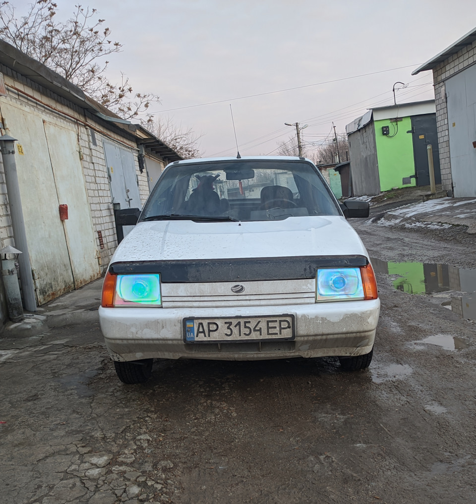 Знову про фари (оклейуємо скло), ущільнювач багажника ВАЗ 2112, повідець двірника ВАЗ 2110 2
