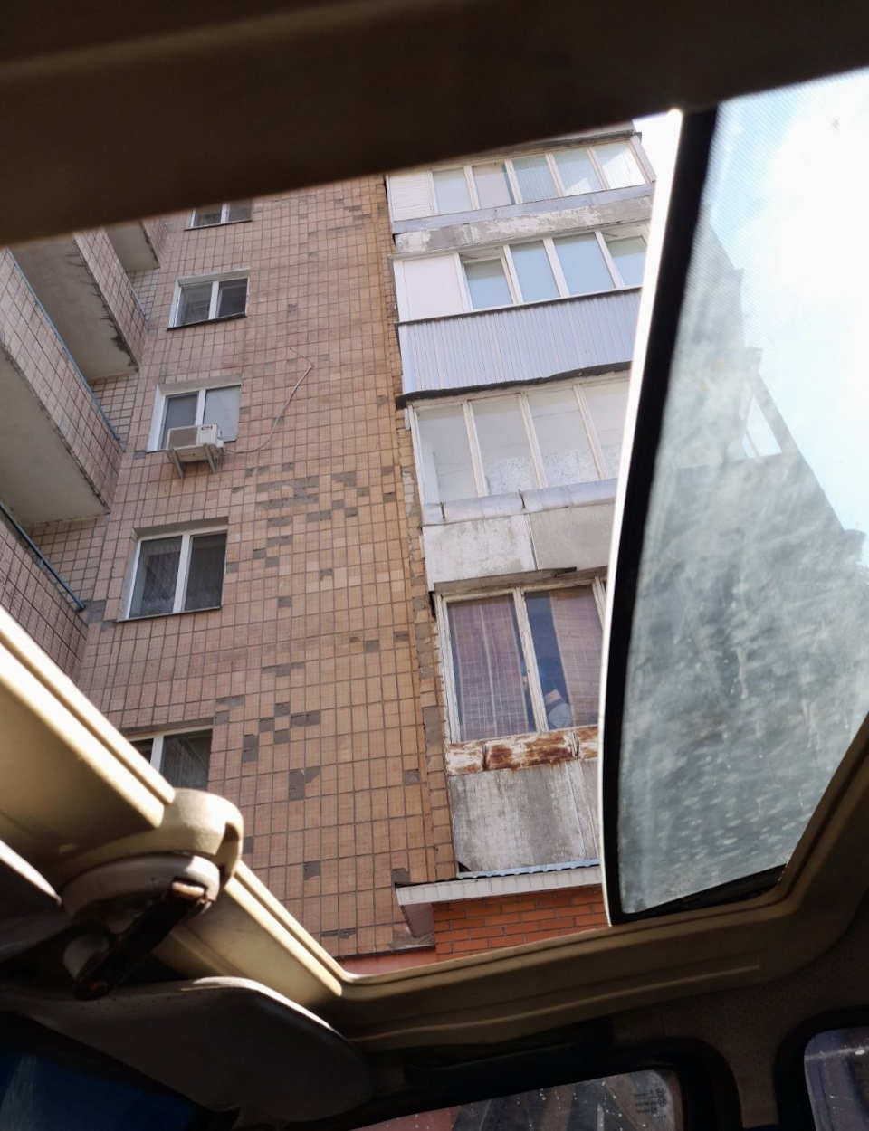 Купив люк на дах для міні Ламби 3