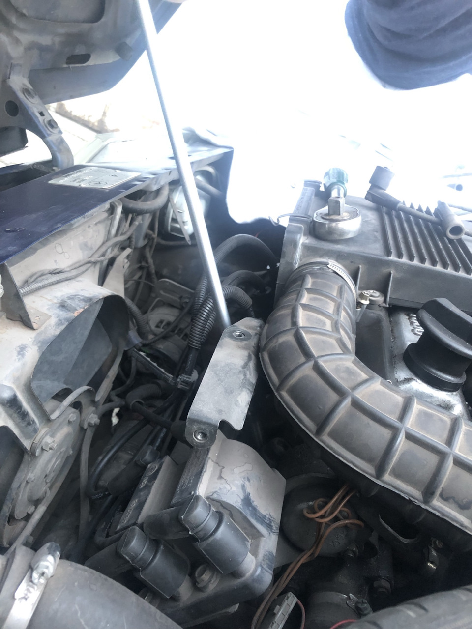 Заміна свічок запалювання, броні проводів та повітряного фільтра 3