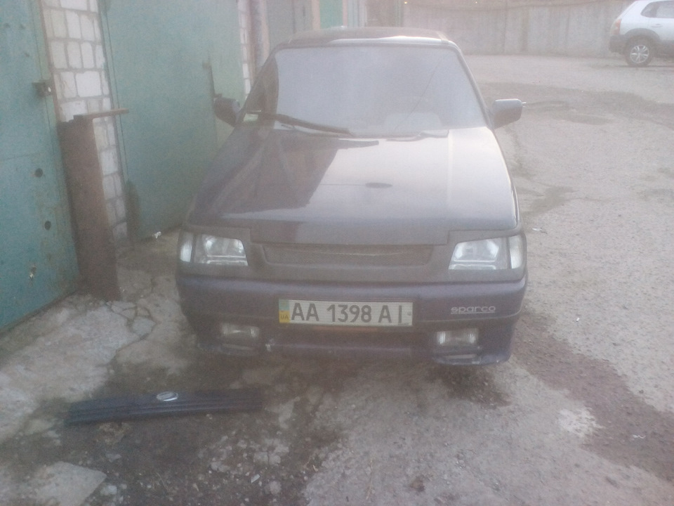 Підкапотна славута та бачок 2123 5