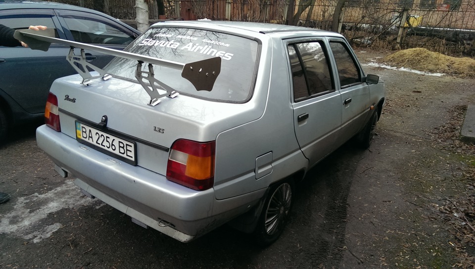 Черговий аксесуар до автомобіля. 1