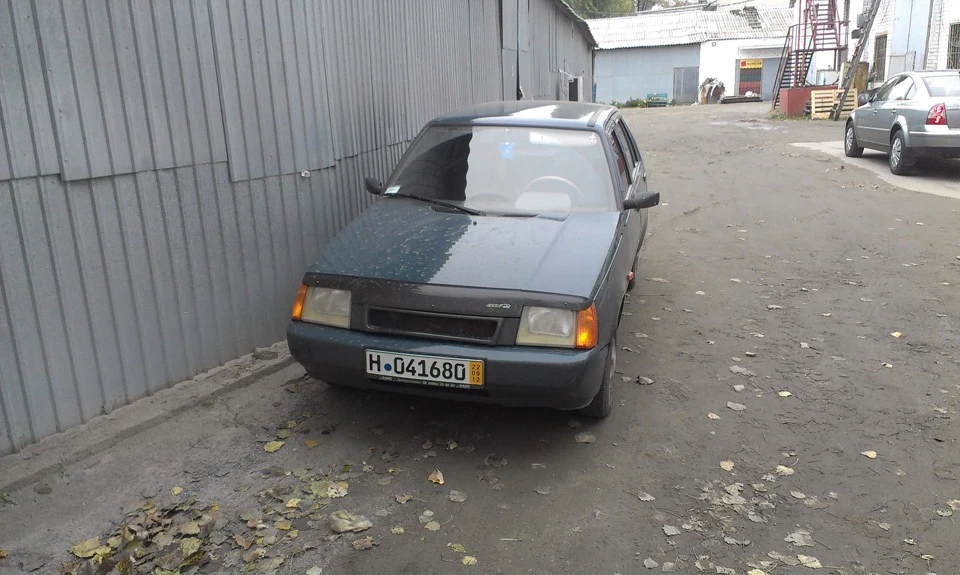 Автівка свіжо пригнана