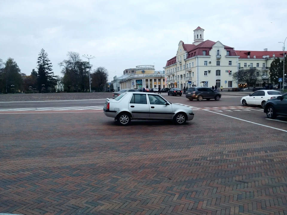 Схожий силует